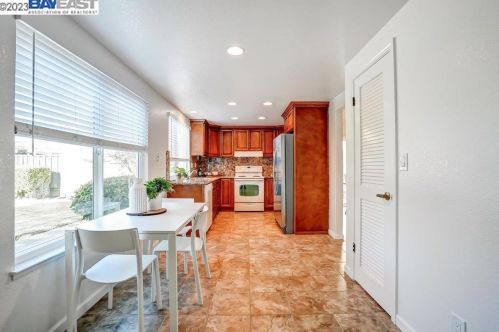 32824 Oakdale Ct, Union City CA  94587-5426 exterior