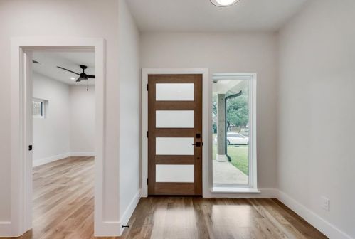 9003 Frst Hl Blvd, Dallas TX 75218-3633 exterior