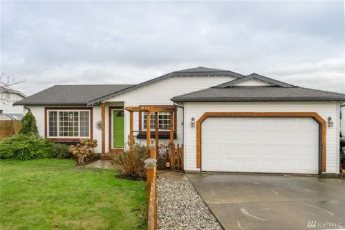 6190 Pacific Heights Dr, Ferndale, WA 98248-8762