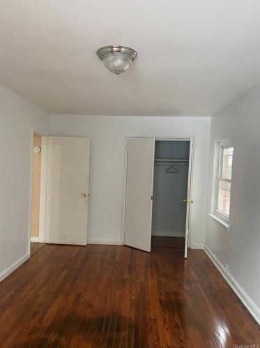 3121 Mickle Ave, Bronx NY  10469-3103 exterior