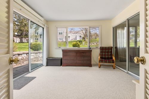124 Hilltop Pl, New London NH  03257-5412 exterior