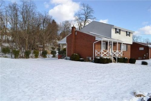 2975 Meadowvue Dr, Pittsburgh, PA 15227-4037