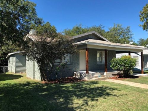 3320 Ryan Ave, Fort Worth, TX 76110-3825