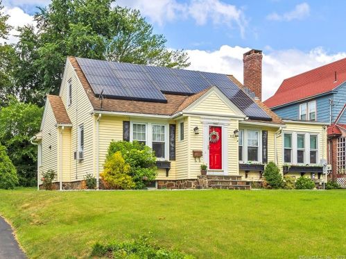 82 Pendleton Rd, New Britain, CT 06053-2106