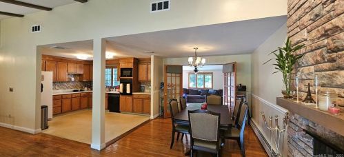 82 Richard Rd, Manchester, CT 06040-4564