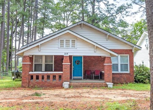 219 Woodrow St, Fayetteville, NC 28303-7006