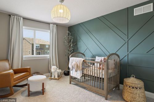 4032 Grand Chevalle Pkwy, Chaska MN 55318 exterior