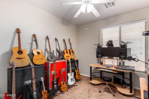 2546 Sunnyvale Ave, Gilbert AZ  85295-2066 exterior