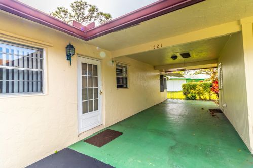 521 Sandpiper Cir, Delray Beach, FL 33445-1842