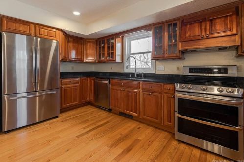 397 Overlook Rd, Glastonbury, CT 06033-3719