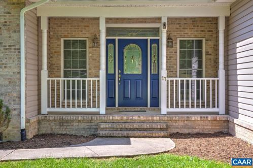 17 Shortwood Cir, Bybee, VA 22963-2747