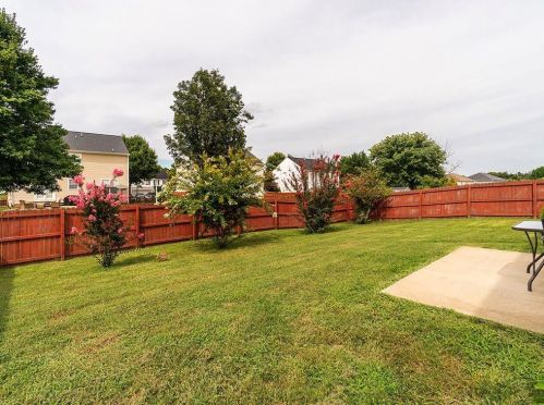 107 Vw Dr, Burlington NC  27215-4694 exterior