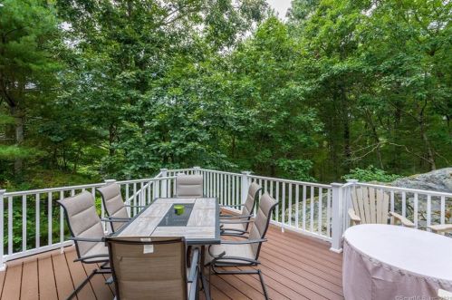 371 Fox Rd, Putnam CT  06260-2732 exterior