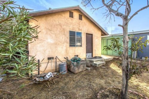 8435 Mission Blvd, Riverside CA  92509-2976 exterior