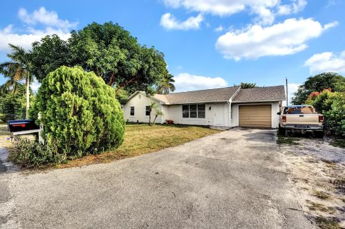 158 27th Pl, Boynton Beach, FL 33435-7609