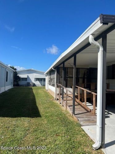 610 Dolphin Cir, Sebastian FL  32976-2591 exterior