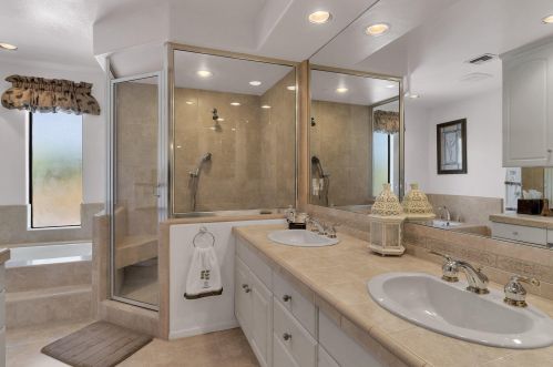 68 Calle Rivero, Rancho Mirage CA  92270-2253 exterior