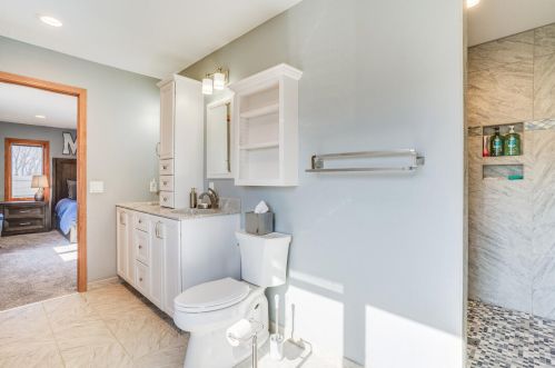 5230 Creekside Pl, La Crosse WI  54601-2296 exterior
