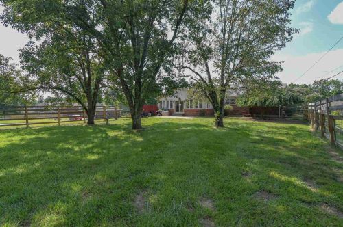 8883 Valley Circle Dr, Florence KY  41042-9523 exterior