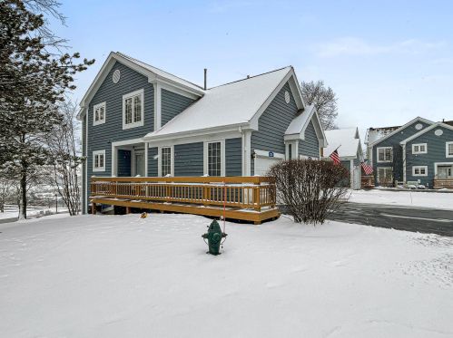 1115 Lakeland Dr, Lake Geneva, WI 53147-5018