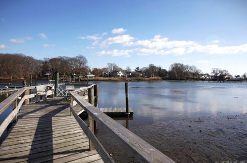 60 Pond St, Milford CT  06460-4718 exterior