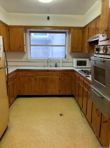 2914 Middletown Rd, Bronx NY  10461-5307 exterior