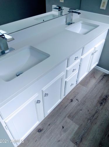 1569 Torrey Pines Ln, Chandler AZ  85249-8523 exterior