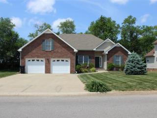3869 Parade Dr, Clarksville, TN 37040-5544