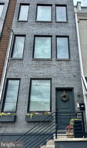 2312 Amber St, Philadelphia, PA 19125-2020