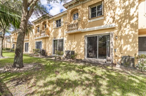 8902 19 St, Hollywood FL 33025-7613 exterior