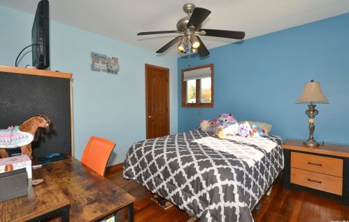 1632 Church St, Holbrook NY  11741-5818 exterior