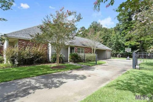 30105 Oak Shadow Dr, Walker, LA 70785-7222