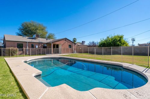 4220 16 Dr, Phoenix AZ  85015-1426 exterior