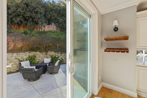 2054 Zinfandel Ct, Vacaville CA  95688-2829 exterior