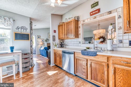 558 Cedar Holw Dr, Yardley PA exterior