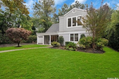 57 Plymouth Rd, Great Neck, NY 11023-1666
