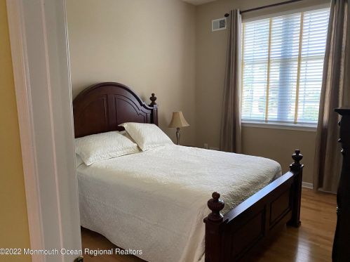 10 Quincy Ct, East Freehold NJ  07728-9251 exterior