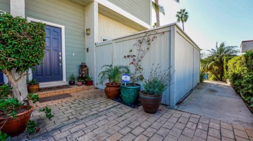 716 Catalina Ave, Redondo Beach, CA 90277-2135