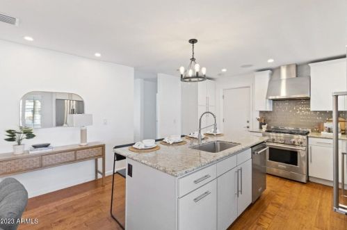 4133 35th St, Phoenix AZ  85018-4703 exterior