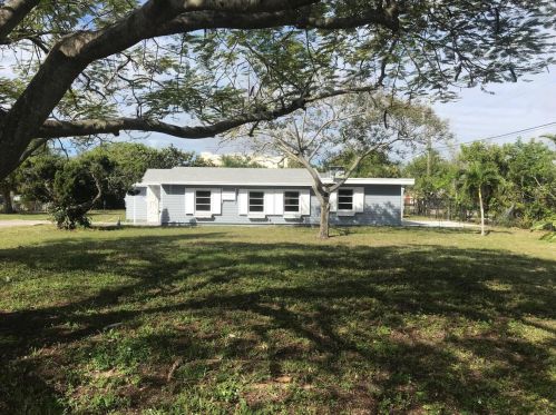 2095 Bermuda Rd, West Palm Beach, FL 33406-7621