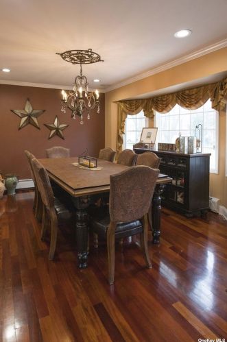 23 La Grange Pl, West Islip NY  11795-3816 exterior