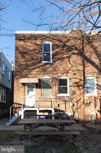 540 Chew Ave, Philadelphia PA 19120-2465 exterior
