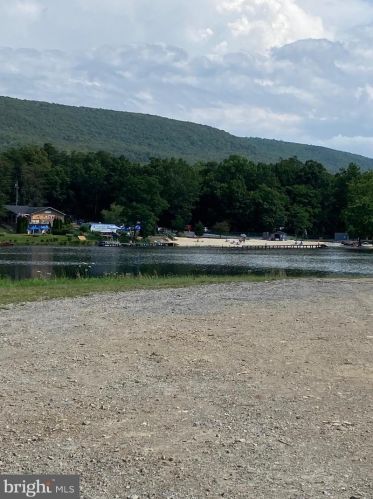 456 Gray Fox Rd, Harpers Ferry, WV 25425-5211
