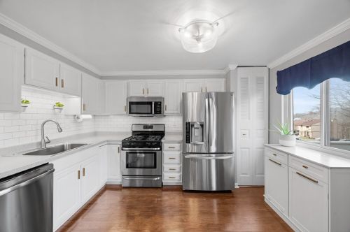 2507 Hunting Ridge Trl, Bridgeville PA  15017-1611 exterior