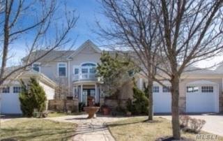 19 Hamlet Woods Dr, Head Of The Harbor NY  11780-3166 exterior