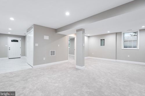 3010 Rosemary Ln, Falls Church VA  22042-1840 exterior