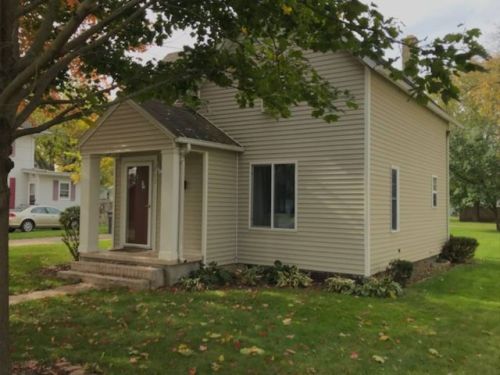 252 Nappanee St, Nappanee, IN 46550-1624