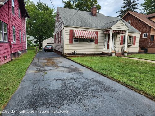 39 Madison Ave, Tinton Falls, NJ 07701-2208
