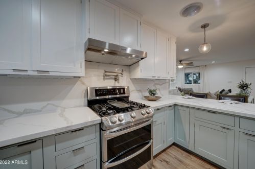 7814 11th Ave, Phoenix AZ  85021-7113 exterior