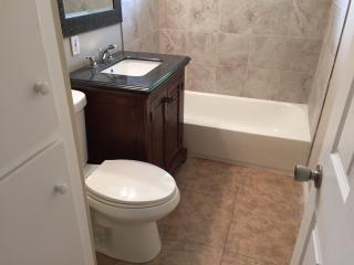 2403 La Siesta Dr, Bakersfield CA  93305-2414 exterior